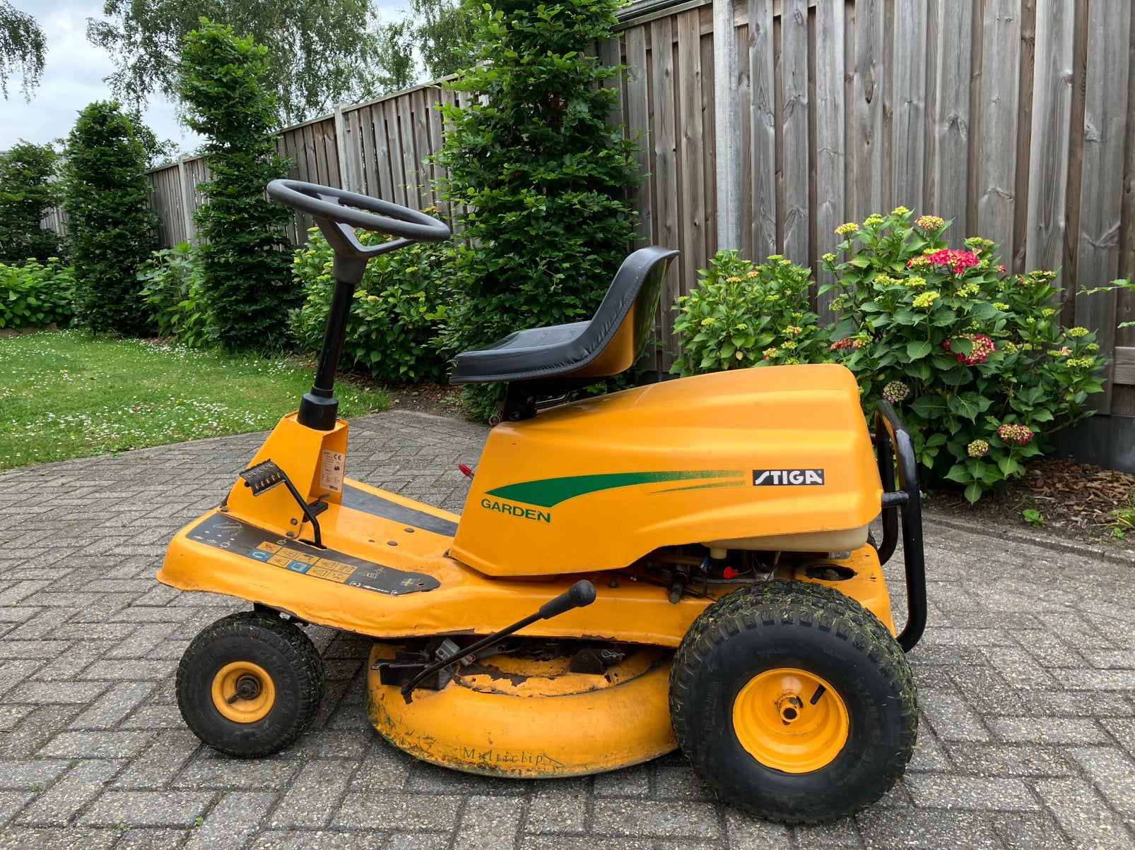 Stiga Garden Benzine Zitmaaier - Nieuwe Accu, Start & Maait, Tuin en Terras, Ophalen, Cirkelmaaier, Gebruikt, Elektrische starter