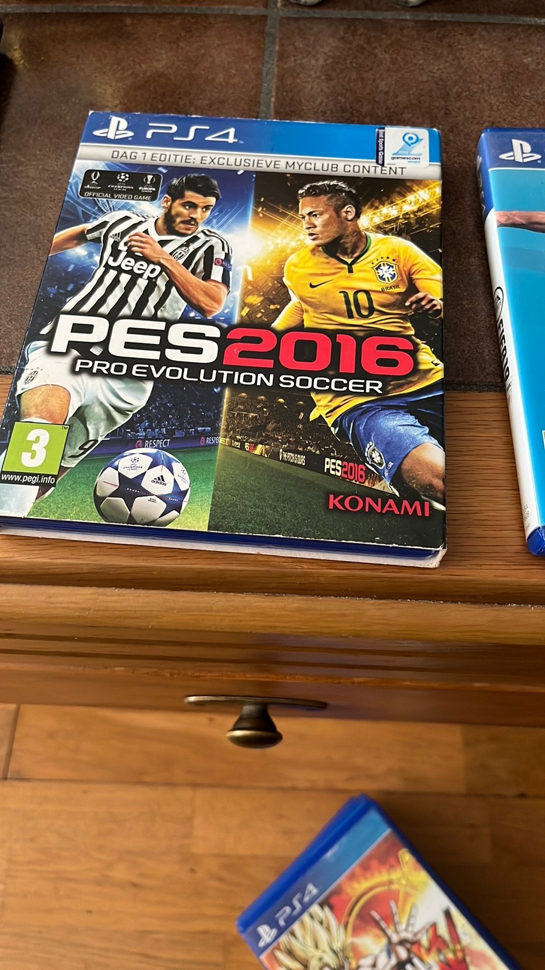 2 voetbal spelen, Spelcomputers en Games, Ophalen of Verzenden, Zo goed als nieuw, Sport, 3 spelers of meer