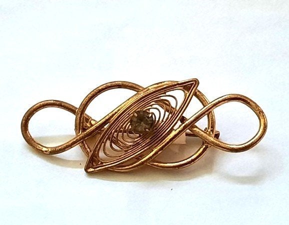Vintage goudkleurige filigrain broche met Strass (69), Ophalen, Overige materialen, Zo goed als nieuw, Goud