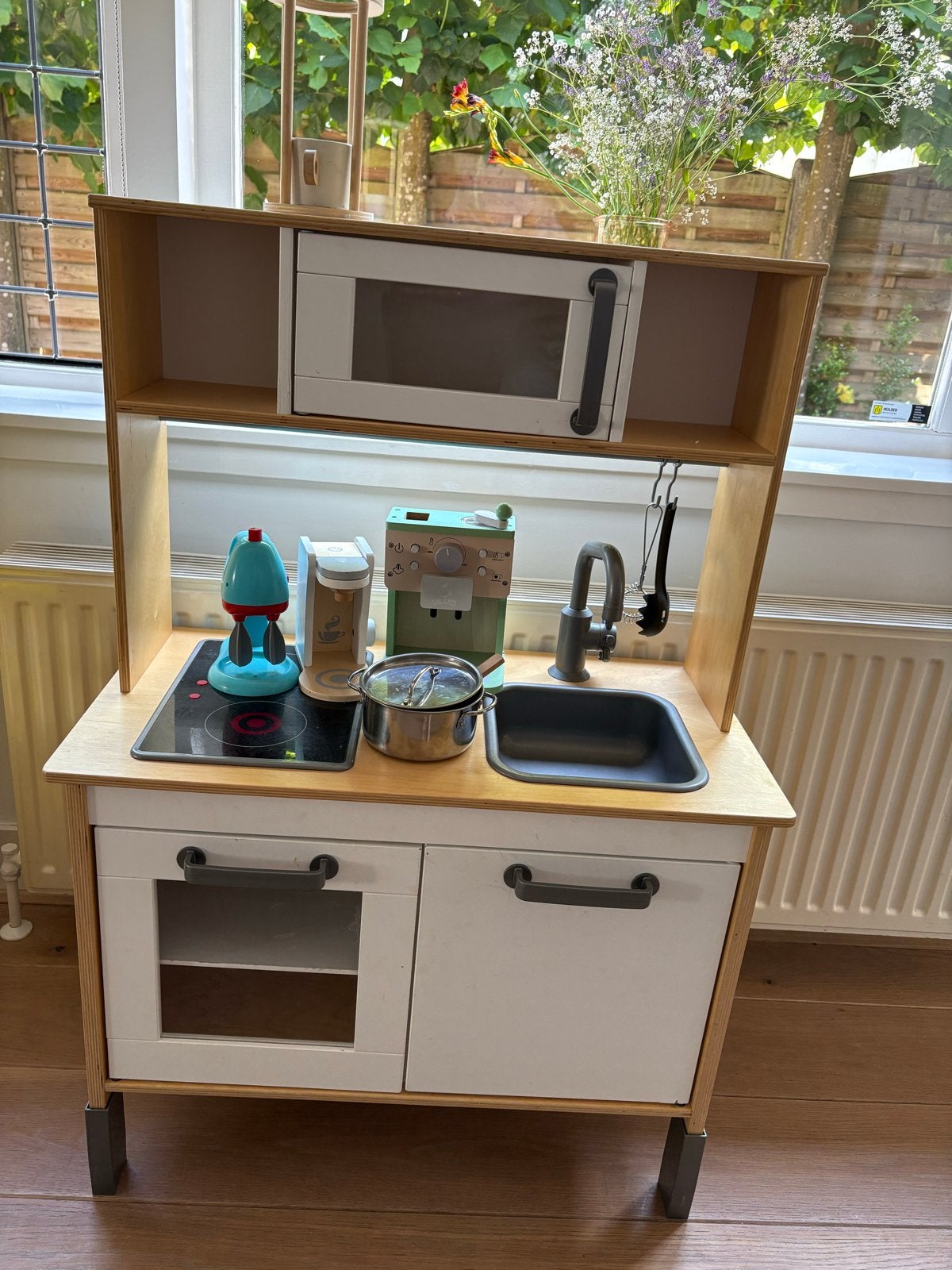 IKEA DUKTIG Speelkeuken met accessoires, Kinderen en Baby's, Speelgoed | Speelkeukens, Ophalen of Verzenden, Gebruikt, Hout, Speelkeuken