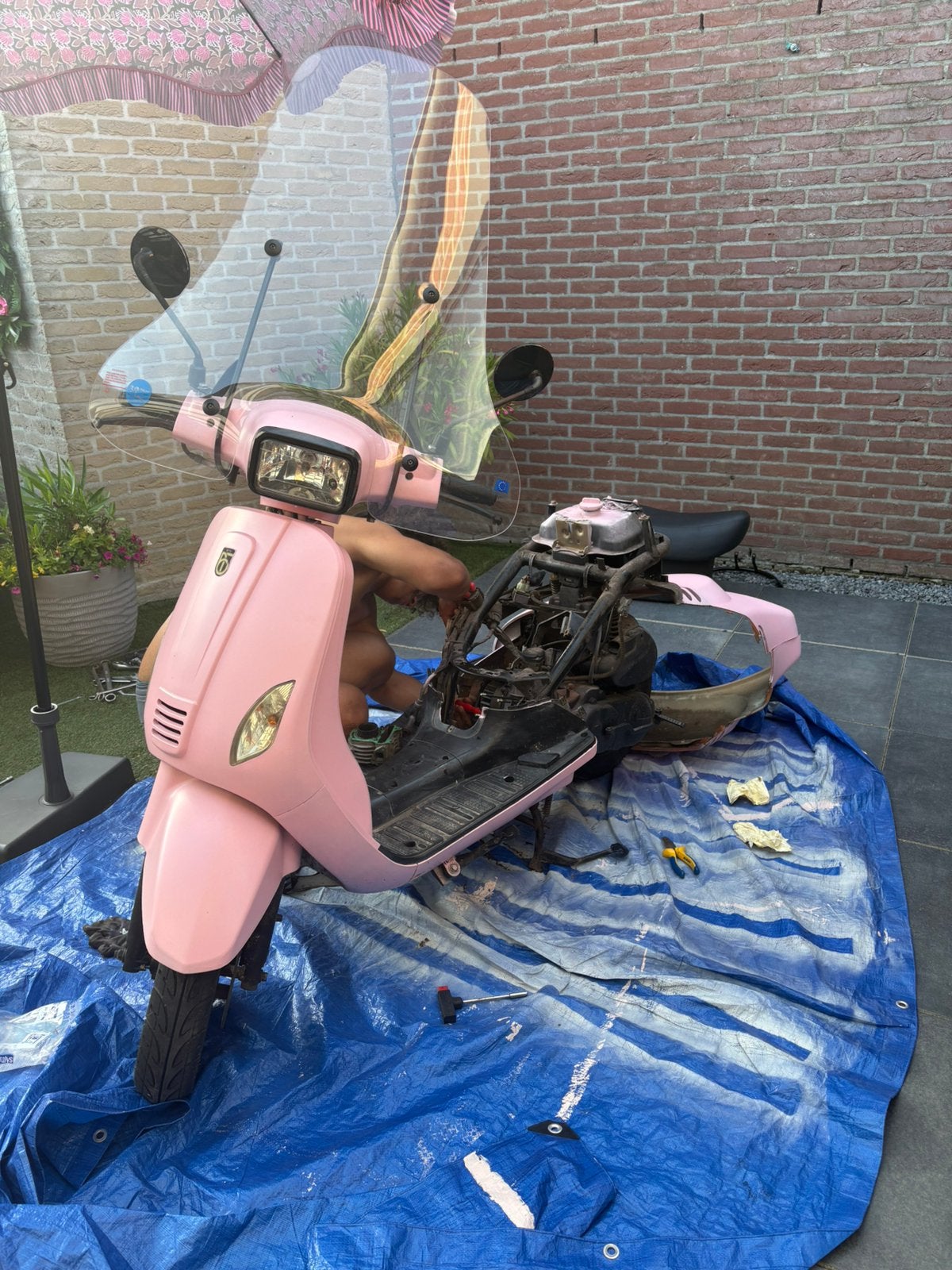 Roze Riva scooter (start niet), Ophalen of Verzenden, Zo goed als nieuw, Benzine, Overige merken