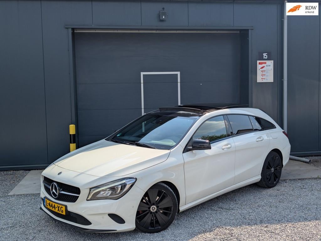 Mercedes-Benz CLA-klasse 180 AMG Night Edition PANO, CLA, Gebruikt, 4 cilinders, 1595 cc