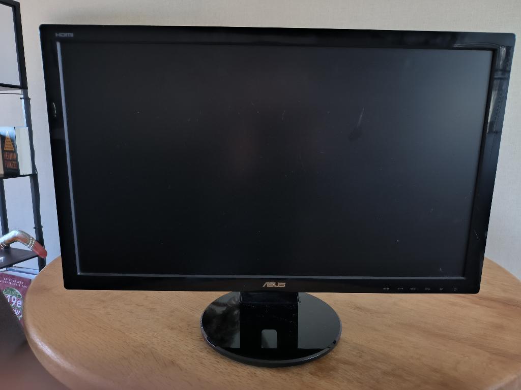 Asus LCD Beelscherm VE247H, Computers en Software, Monitoren, Gebruikt, Asus, In hoogte verstelbaar, HDMI