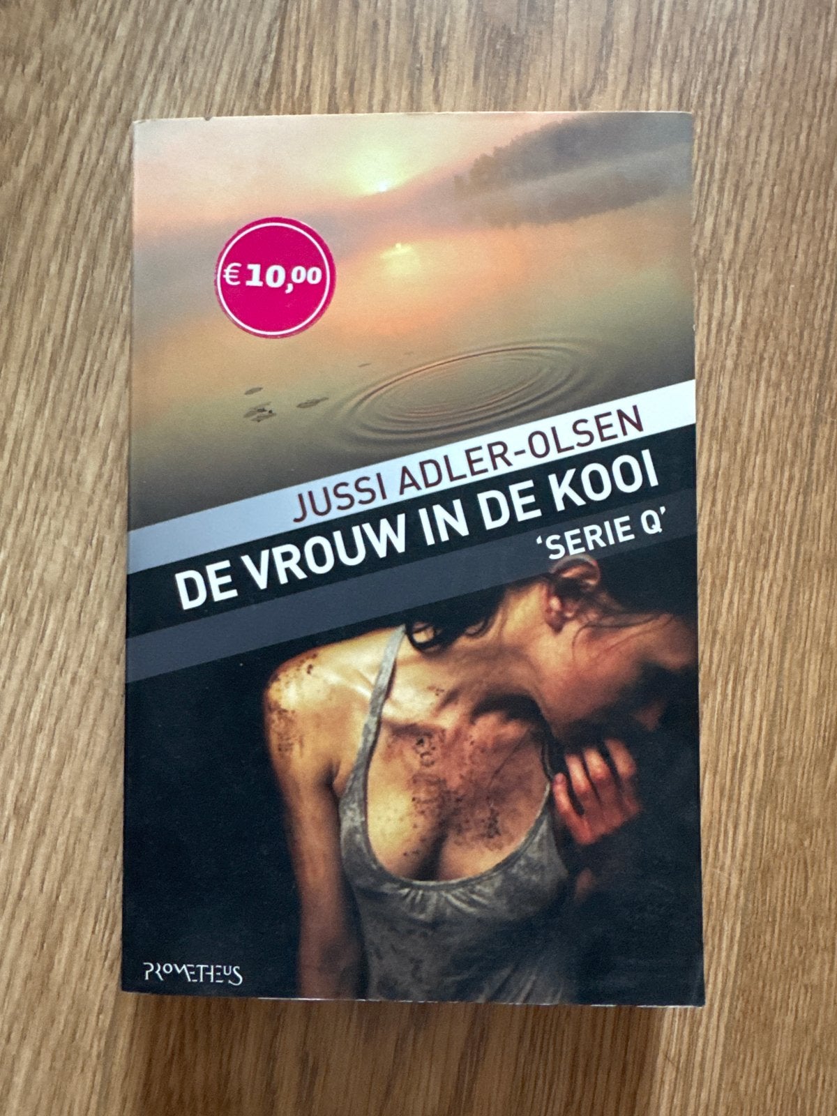 De Vrouw in de Kooi - Jussi Adler-Olsen (Serie Q), Ophalen of Verzenden, Gelezen