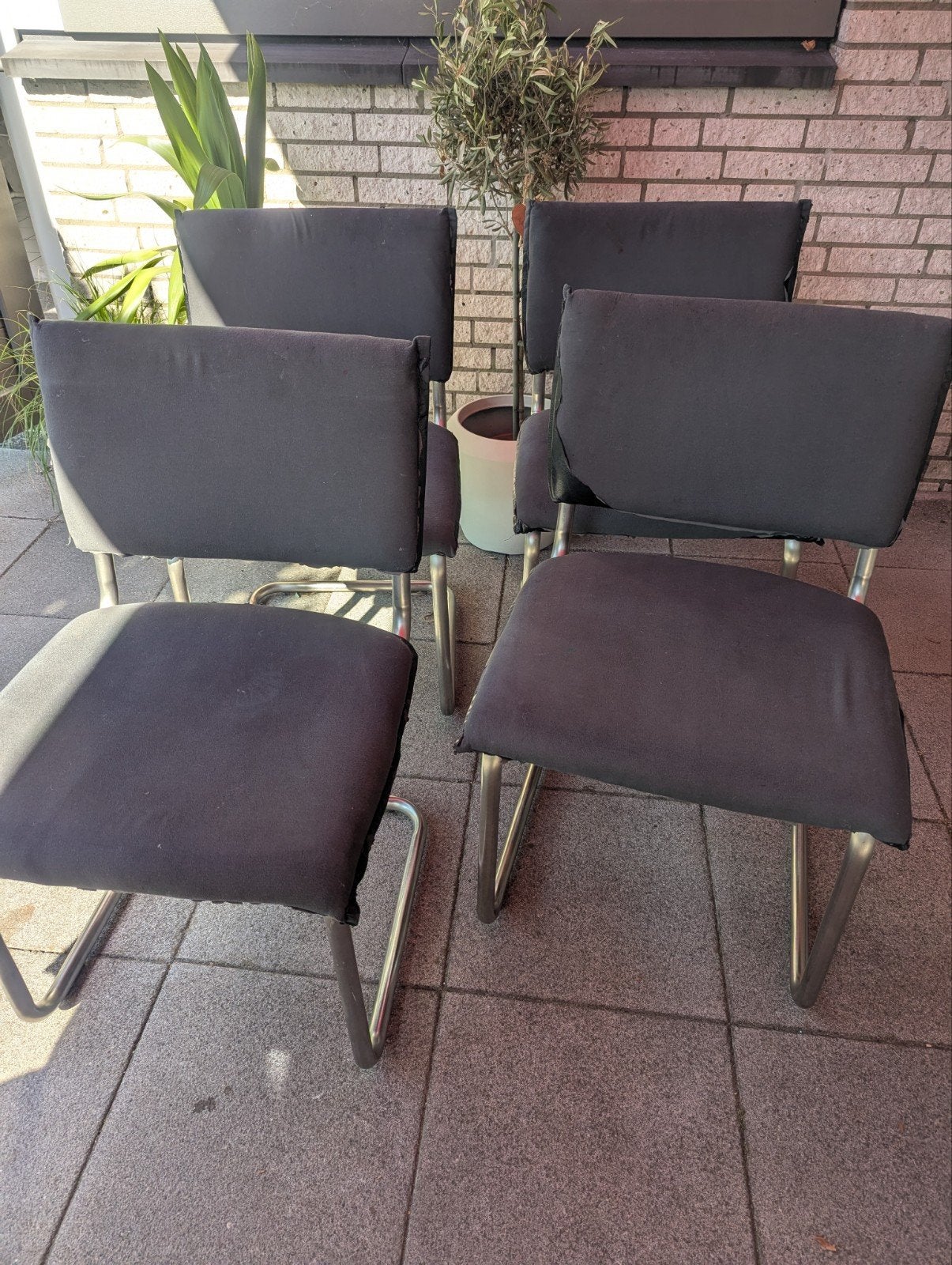 Set van 4 gebruikte stoelen met metalen frame, Huis en Inrichting, Stoelen, Ophalen, Gebruikt, Zwart, Modern
