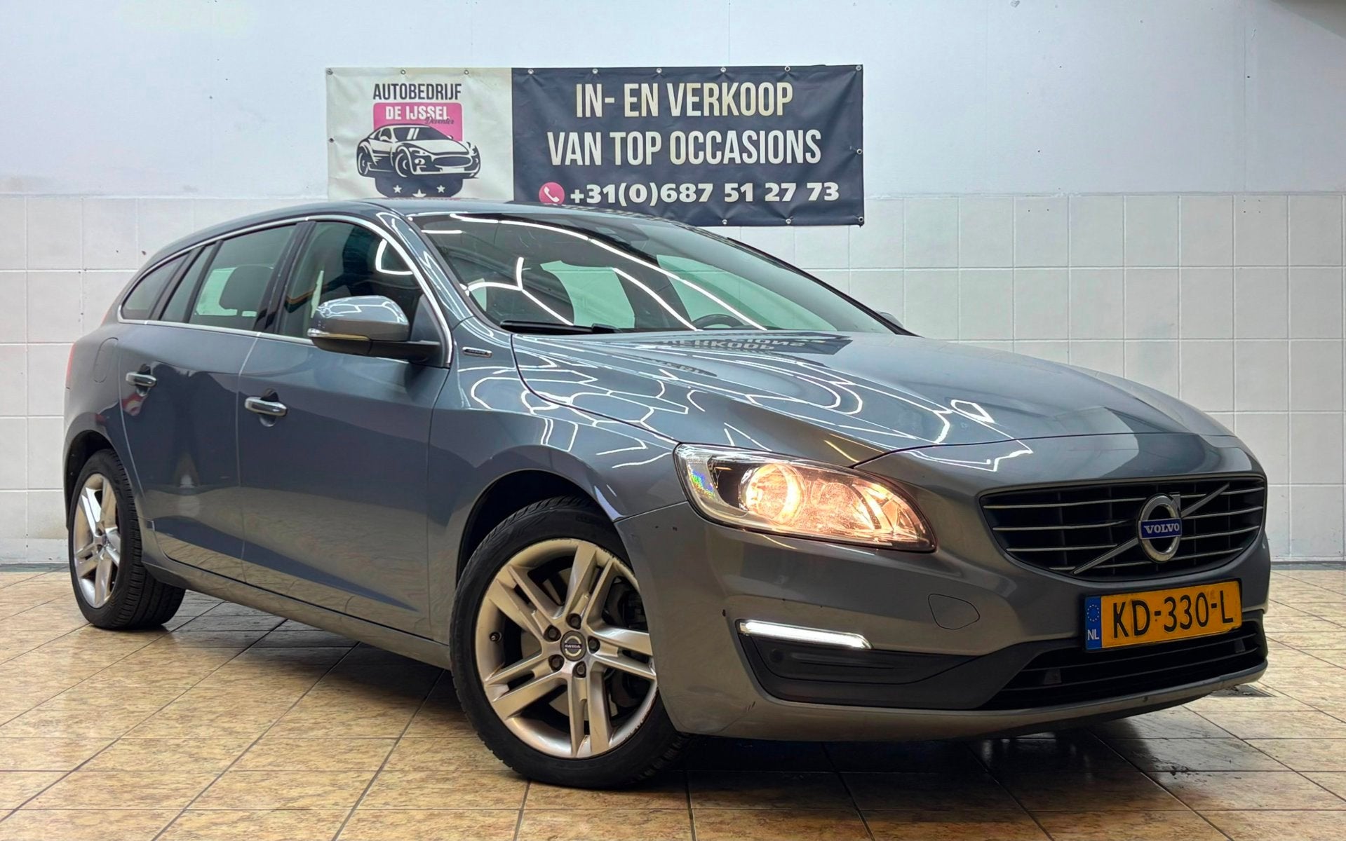 Volvo V60 2.4 D5 Twin Engine / TOP STAAT/ GBeurt /NW APK/ EX, Auto's, Automaat, Euro 6, Leder en Stof, 163 pk