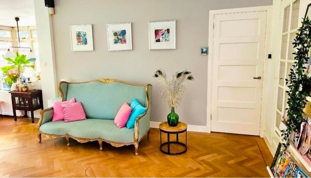 Franse cabriole bank in mooie aqua stof, Huis en Inrichting, Banken | Bankstellen, Franse cabriole, 150 tot 200 cm, Tweepersoons