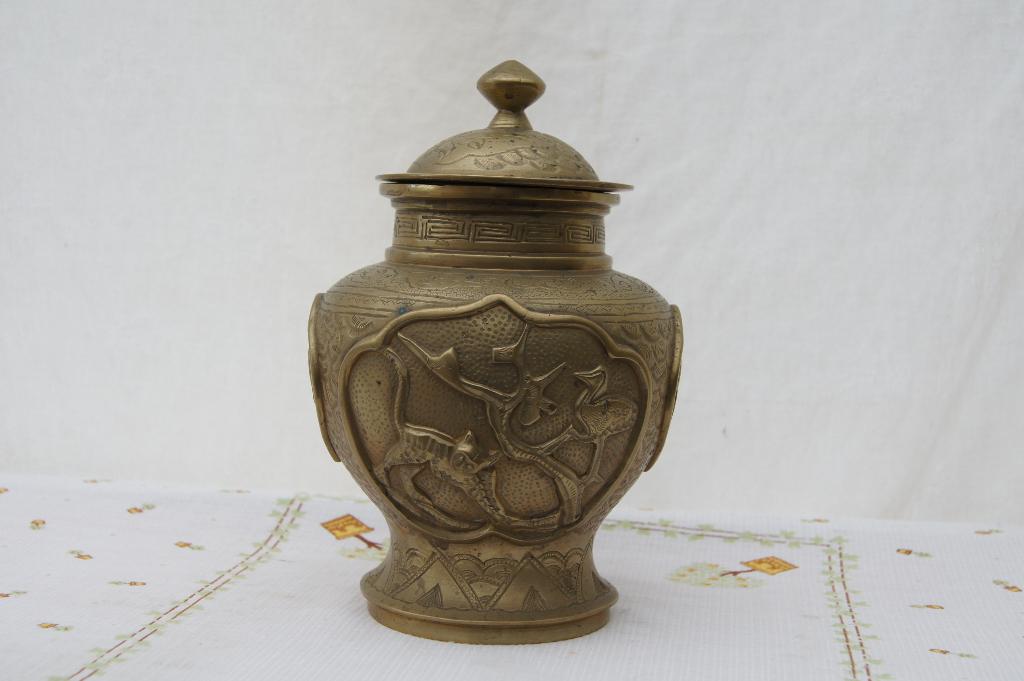 Pot met deksel  ( Brons, Antiek en Kunst, Antiek | Koper en Brons, Ophalen of Verzenden, Brons