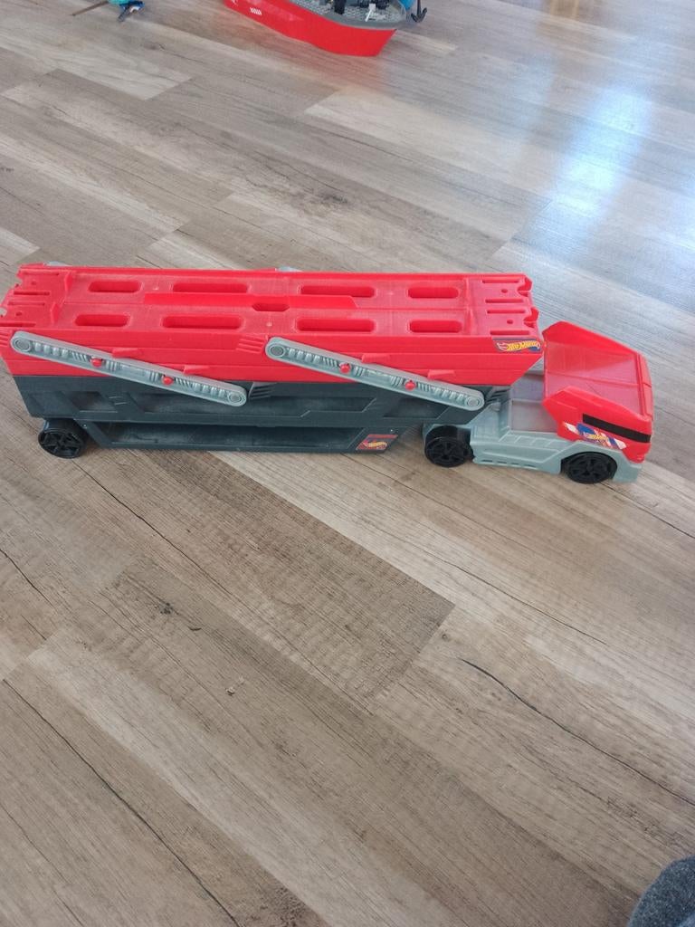 Hot Wheels Vrachtwagen met uitklapbare garage, Ophalen of Verzenden, Gebruikt
