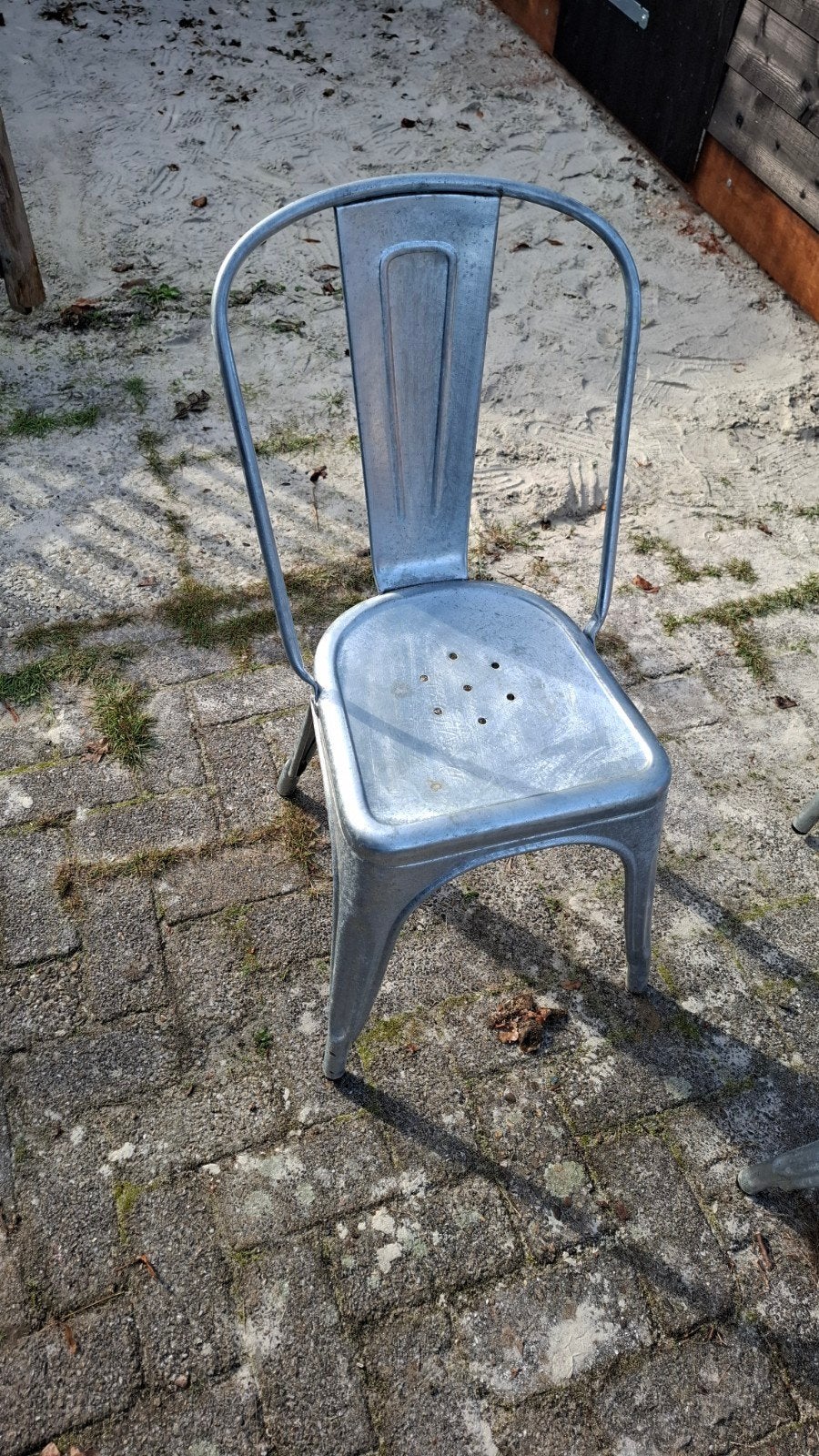 3 Originele Tolix stoelen - Binnen/buiten, Ophalen, Drie, Zo goed als nieuw, Metaal