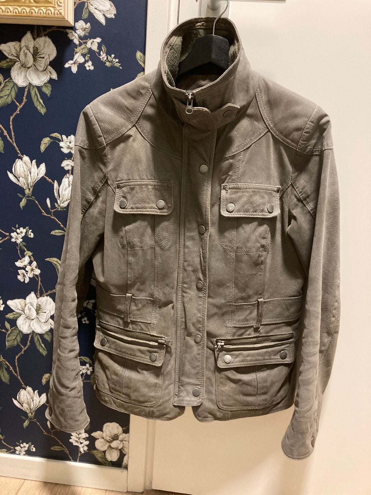 Mooie vintage suede jas. Army Jacket. Utility olijfgroen., Ophalen, Gedragen, Maat 38/40 (M), Groen