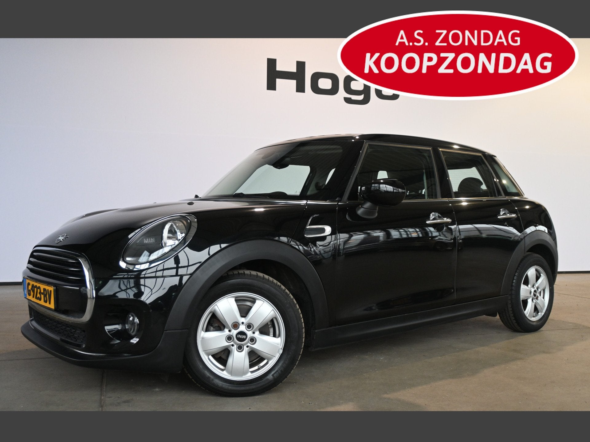 MINI Mini 1.5 Cooper Airco Navigatie LED Cruise Control Dire, Voorwielaandrijving, 1160 kg, Gebruikt, Zwart