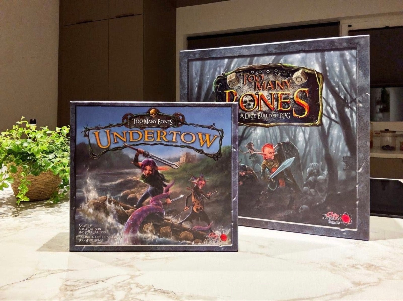 Too Many Bones & Undertow - Zo goed als nieuw!, Een of twee spelers, Ophalen of Verzenden, Zo goed als nieuw, Chip Theory Games