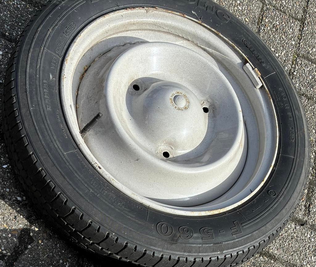 1  2cv velg en een voorbumper, Ophalen