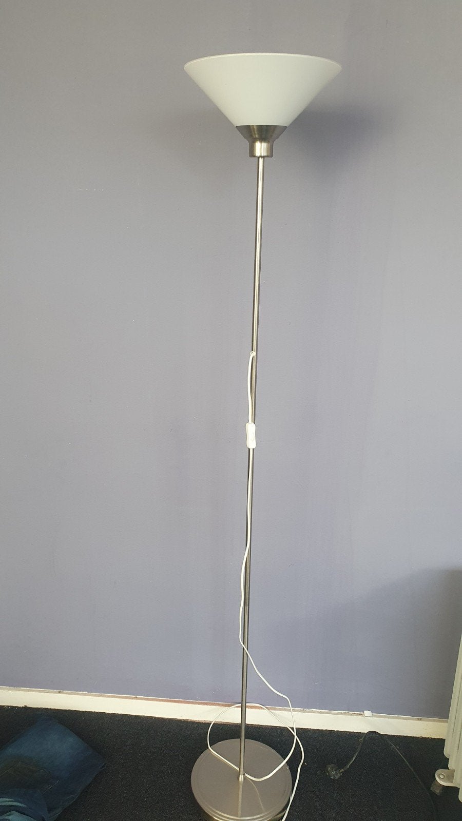 Staande lamp chroom met melkglas, in goede staat, Huis en Inrichting, Ophalen, E27 (groot), Zo goed als nieuw, Glas