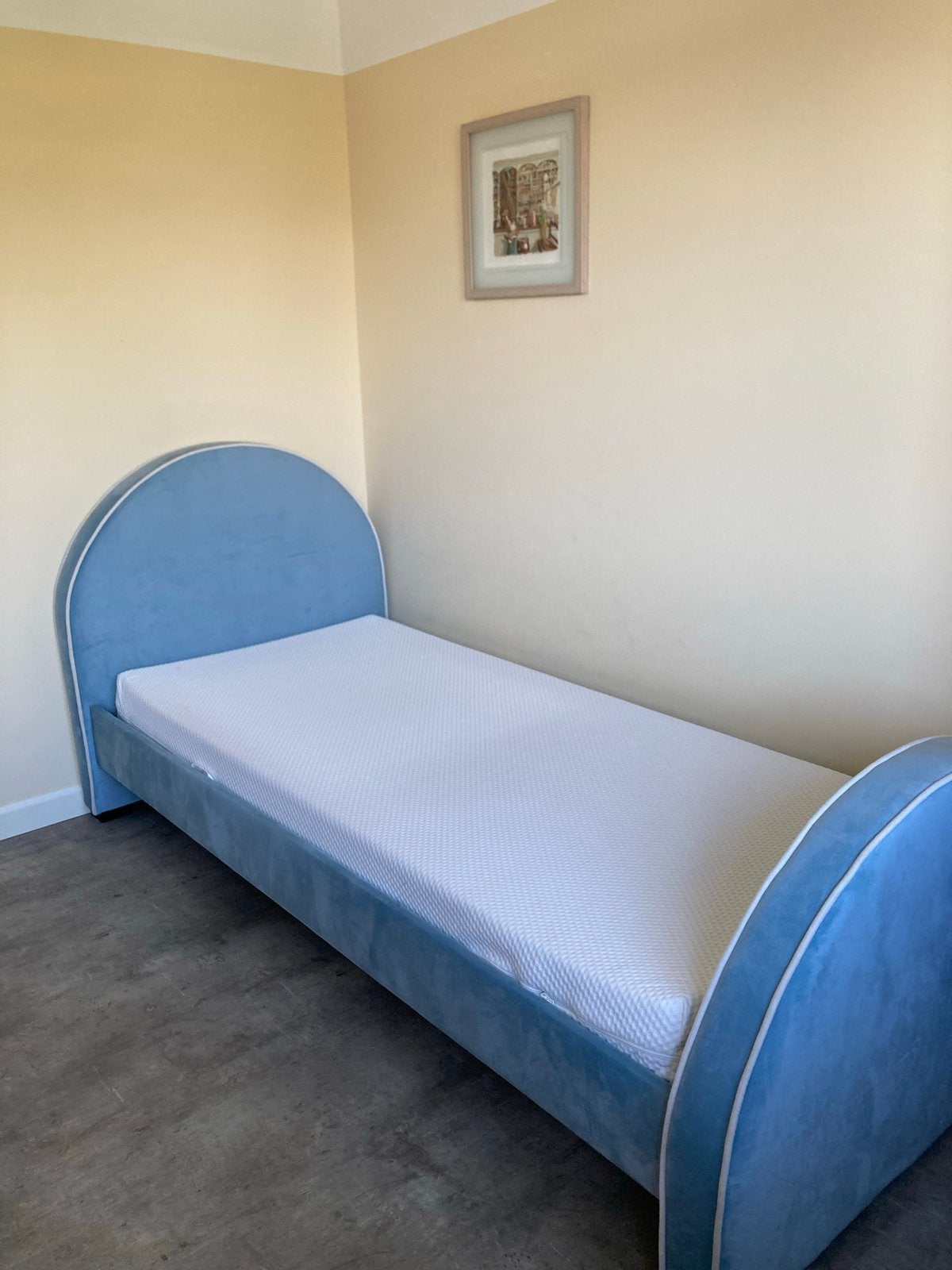 Kinderbed NOZAY (Leenbakker/Beliani) fluweel blauw, Ophalen, Gebruikt, Eenpersoons, Blauw