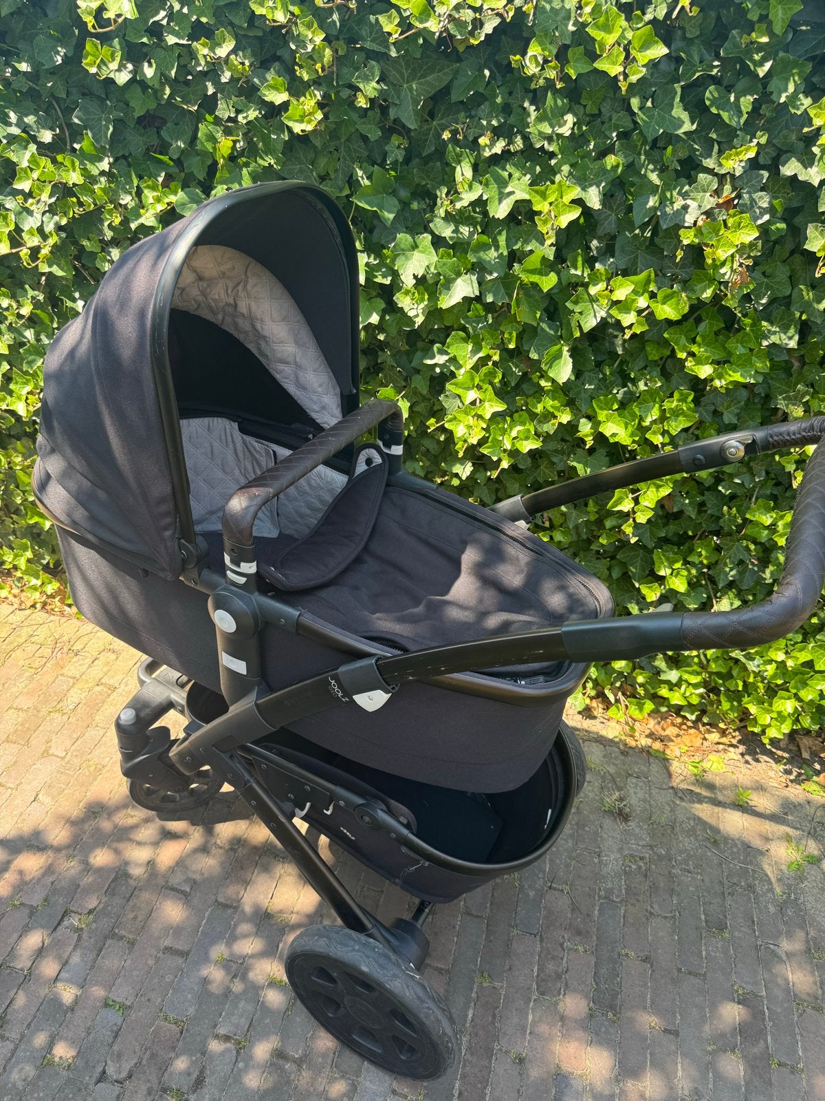 Joolz Geo kinderwagen zwart met bruin leer en accessoires, Gebruikt, Met autostoeltje, Ophalen, Kinderwagen