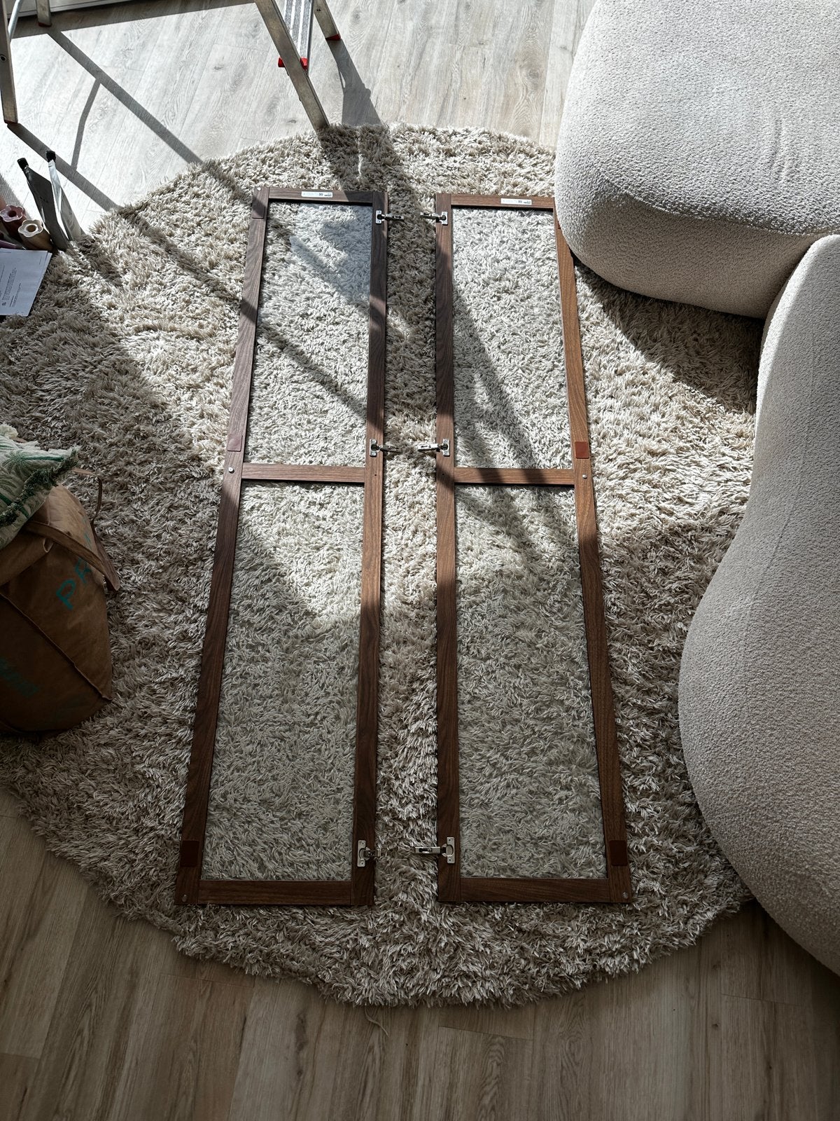 2x IKEA OXBERG Vitrinedeur, bruin walnootpatroon, 40x192 cm, Huis en Inrichting, Kasten | Vitrinekasten, Ophalen, Minder dan 50 cm