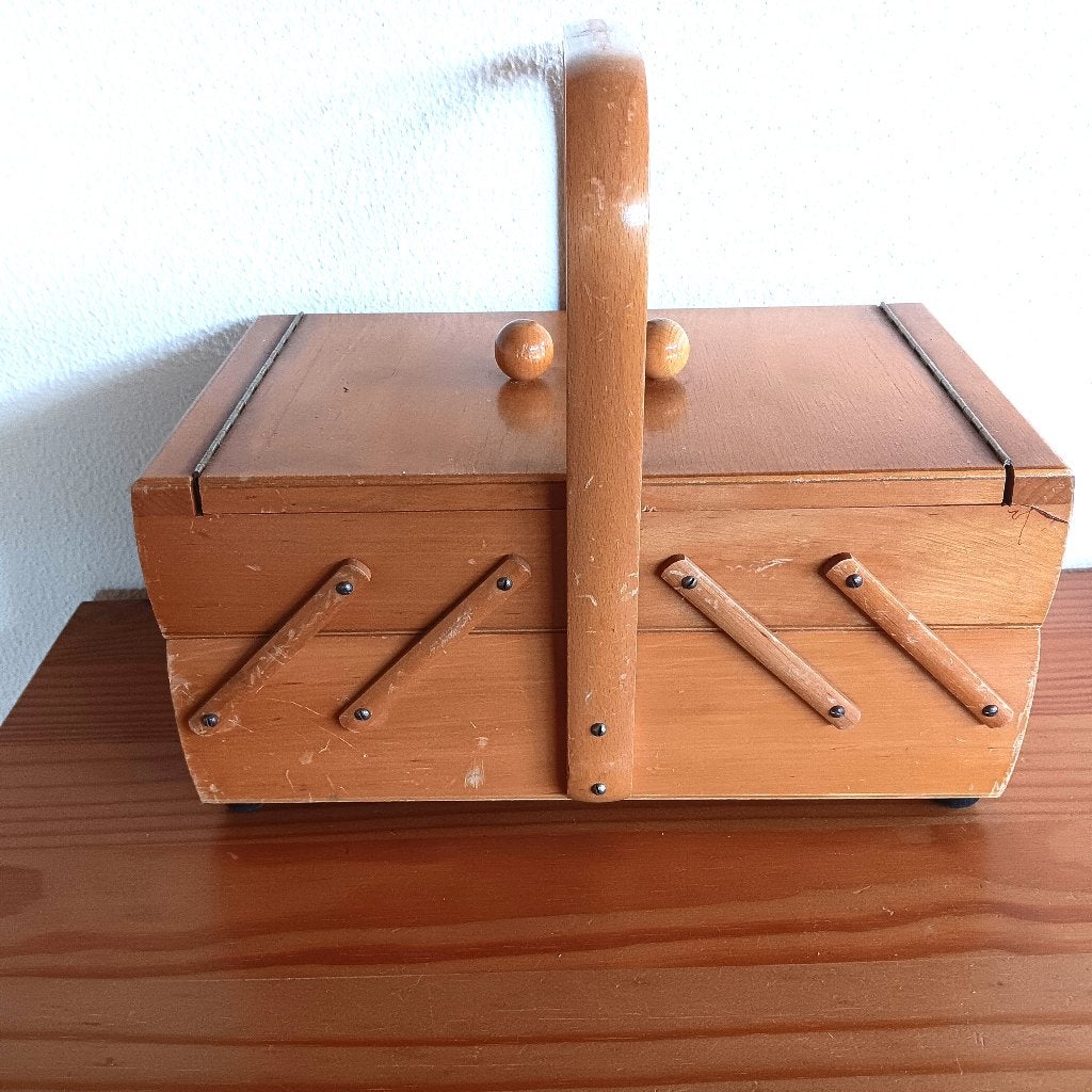 Vintage houten naaidoos met harmonica-uitklap, Ophalen of Verzenden