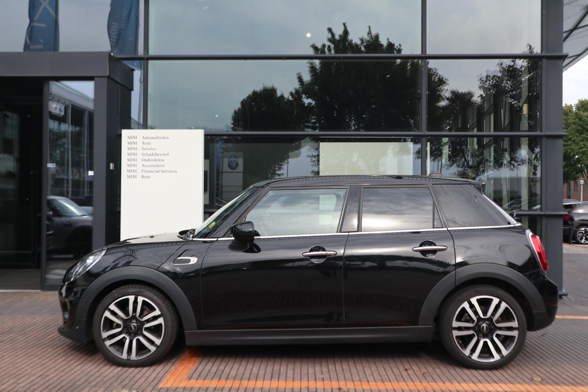 MINI 5-Deurs Cooper | Parkeersensoren | Comfort Acces | Harm, 136 pk, Gebruikt, Met garantie (alle), Leder en Stof