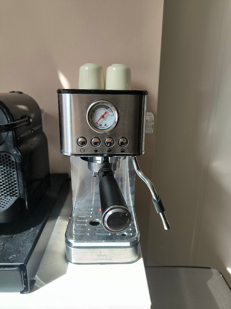 LunaSea pistonmachine / espressomachine in zeer nette staat., Espresso apparaat, Gemalen koffie, Zo goed als nieuw, 2 tot 4 kopjes
