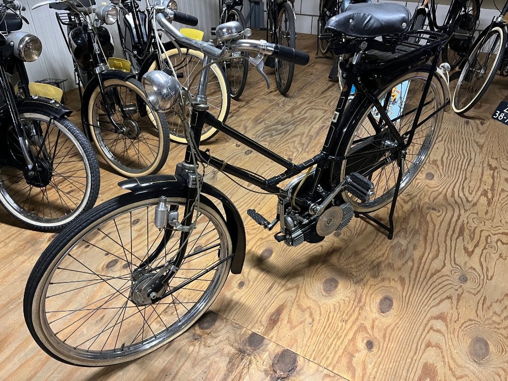 Mosquito met Batavus 1952, Ophalen, Maximaal 45 km/u, Batavus, 49 cc