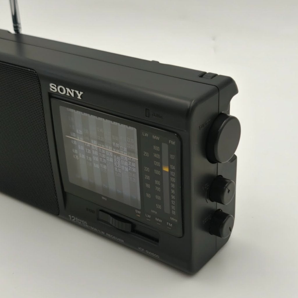Sony ICF-SW600 12 Bands FM SW MW LW Receiver radio, Sony, Zo goed als nieuw, Support@sony.com, 1-7-1 Konan, Minato-ku
Tokyo 108-0075
Japan