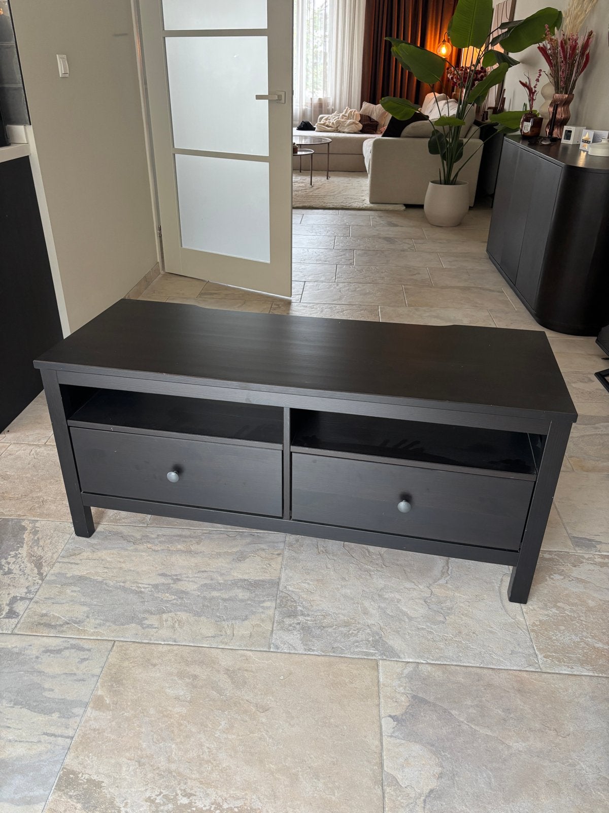Zwart TV-meubel met twee lades, Ophalen, Gebruikt, 100 tot 150 cm, Minder dan 100 cm