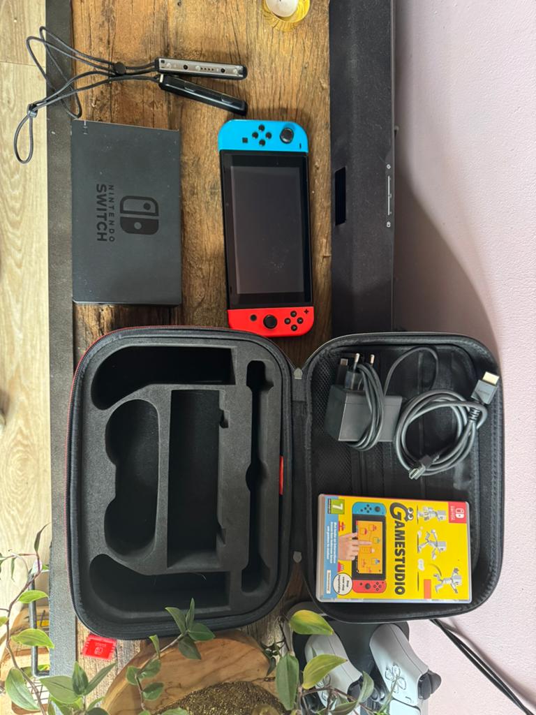 Nintendo switch met opberg case, Ophalen, Gebruikt, Met 1 controller, Switch Original