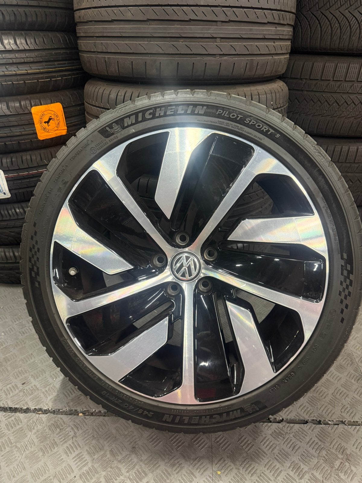 Volkswagen Arteon 19 inch originele velgen + michelin ps5, Auto-onderdelen, Banden en Velgen, Banden en Velgen, Personenwagen