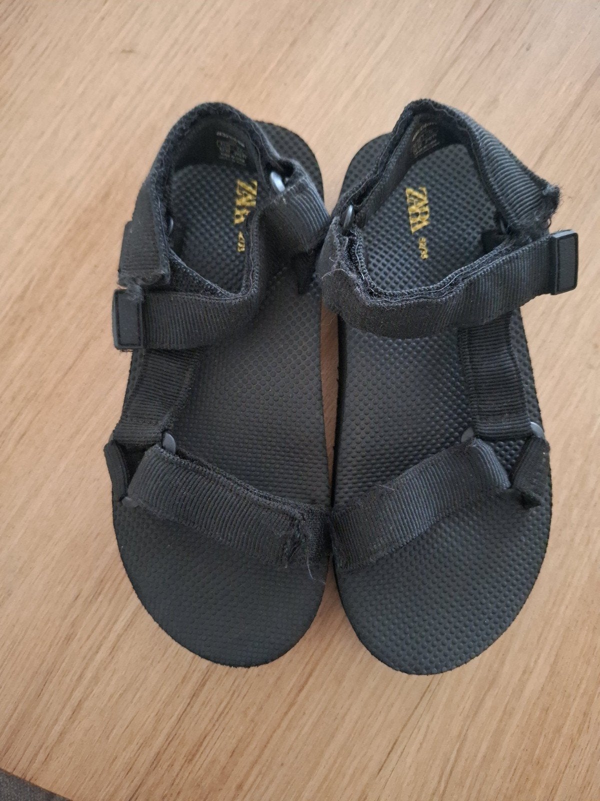 Zara sandalen maat 32/33 zwart, Kinderen en Baby's, Kinderkleding | Schoenen en Sokken, Gebruikt, Jongen of Meisje, Overige typen