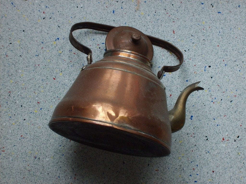Antiek theepotje waterketel met warmhoudplaatje., Ophalen of Verzenden, Koper