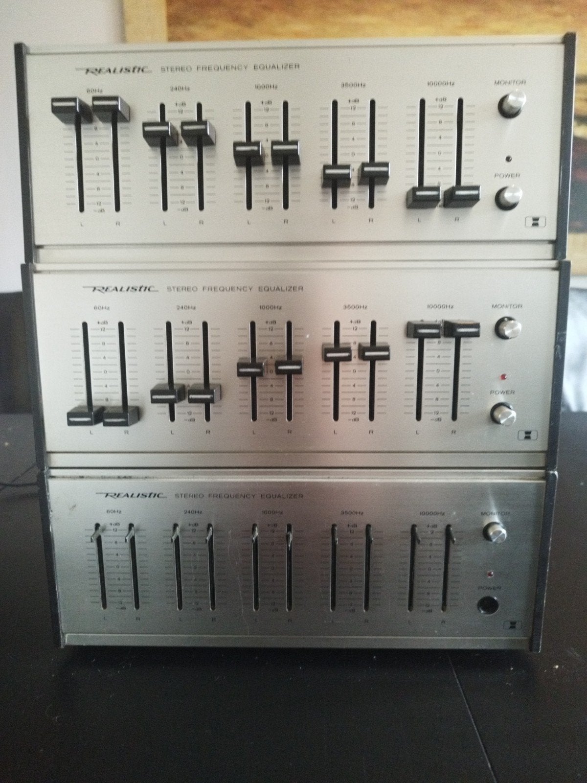 3x  Realistic Stereo Frequency Equalizers - Voor de li, Audio, Tv en Foto, Overige Audio, Tv en Foto, Verzenden