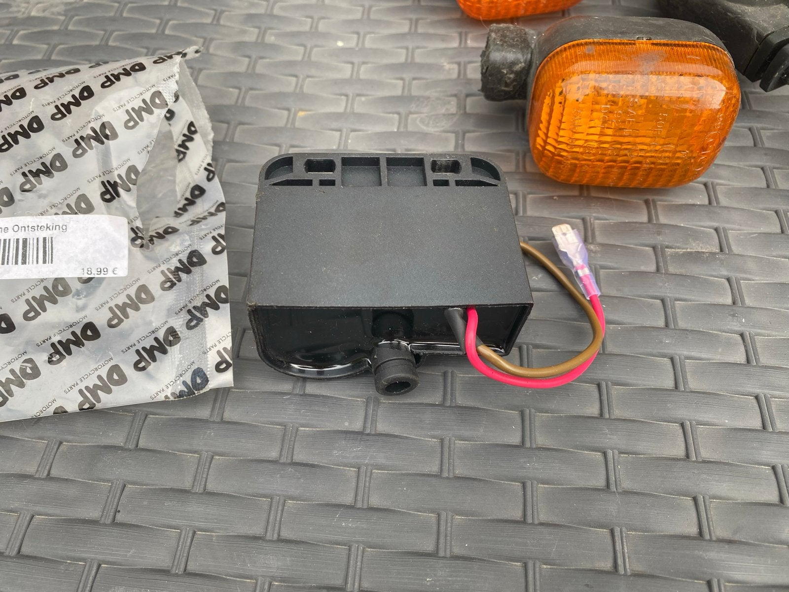 Tomos knipperlicht kapjes, lampjes en nieuwe bobine, Fietsen en Brommers, Ophalen of Verzenden, Gebruikt, Overige typen, Tomos