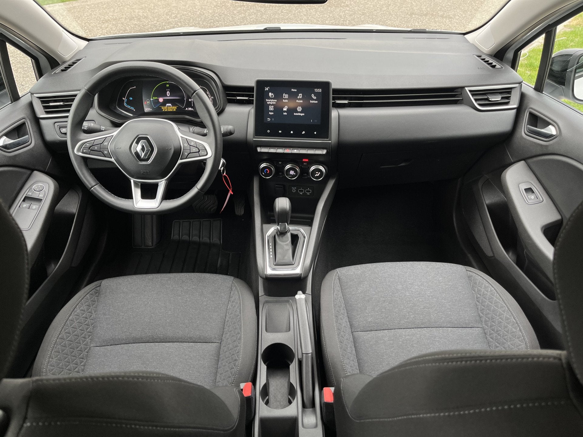 Renault Clio 1.6 E-Tech Hybrid 145PK Equilibre / Automaat /, Auto's, Stof, 4 cilinders, Overige brandstoffen, Wit