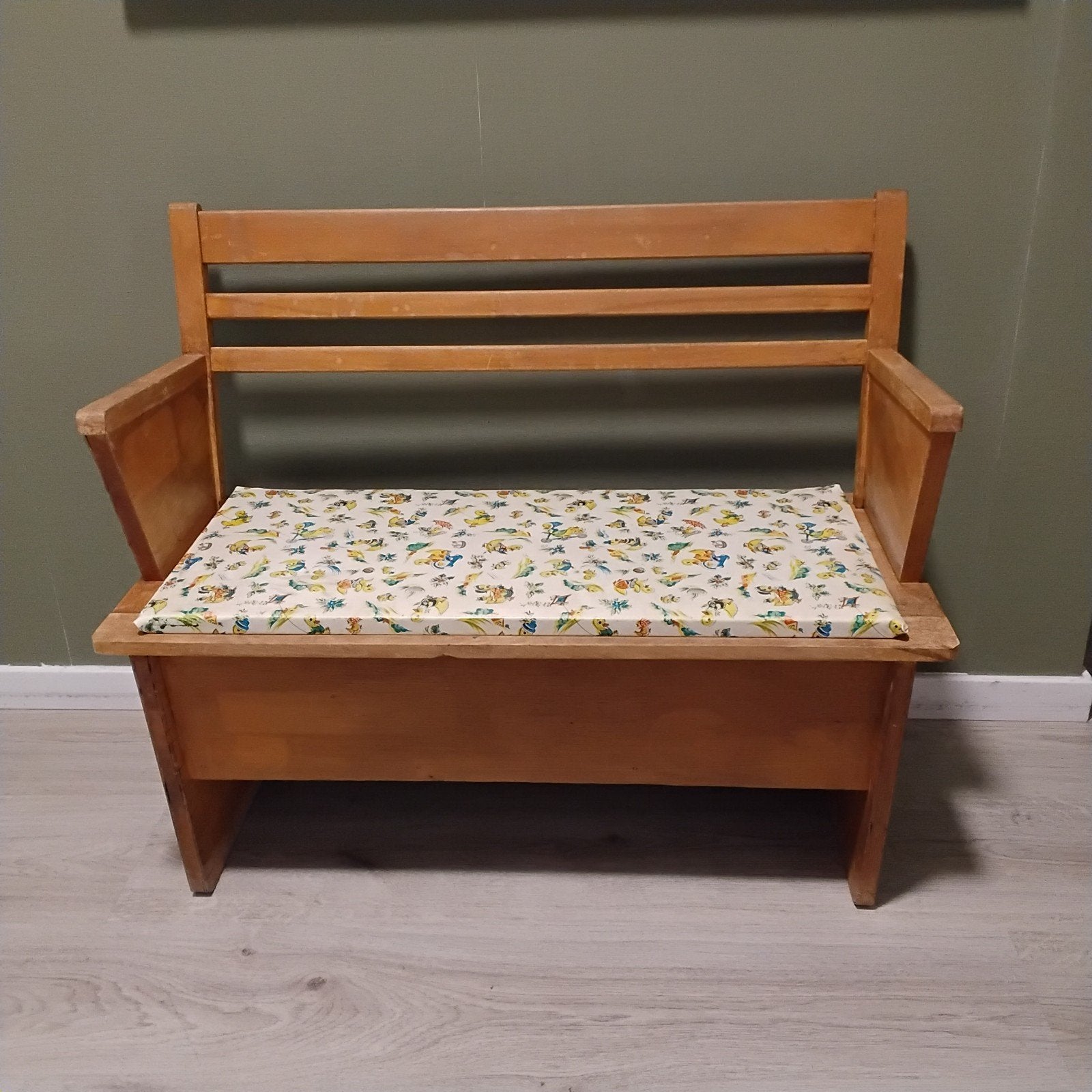 Vintage kinderbankje met opbergruimte - DDR, Ophalen, Gebruikt, Overige typen