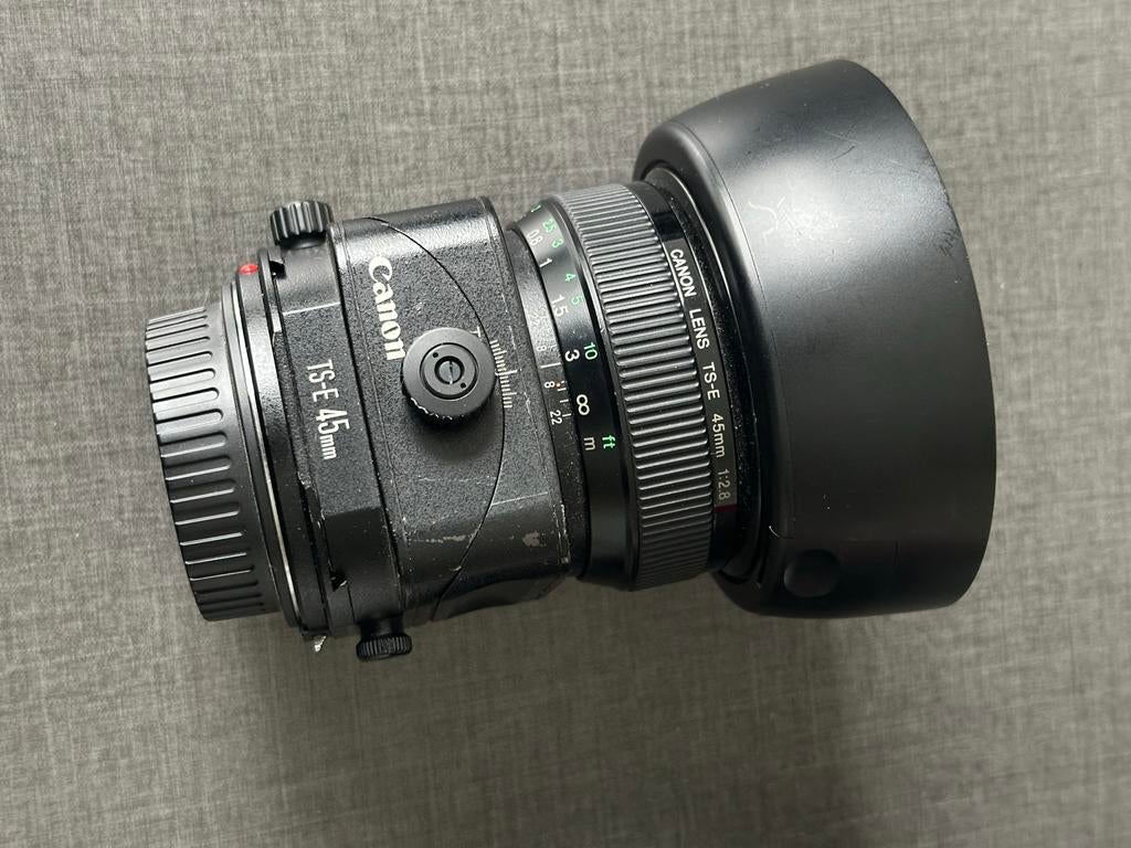 Canon TS-E 45mm f/2.8 Tilt-Shift Lens met zonnekap en koker, Audio, Tv en Foto, Fotografie | Lenzen en Objectieven, Ophalen of Verzenden