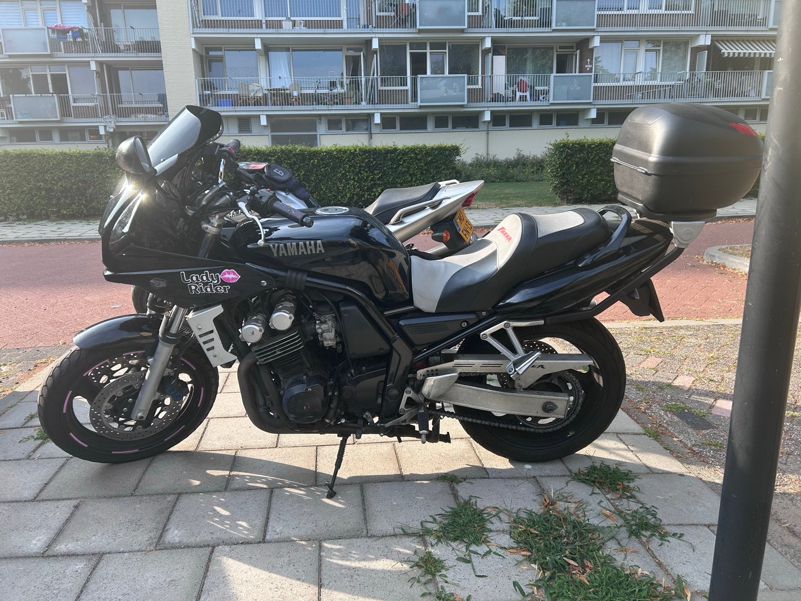 Yamaha Fazer 2001 - Verlaagd zadel, handvatverwarming, USB, Motoren, Handvatverwarming, Gebruikt, Particulier, Toermotor
