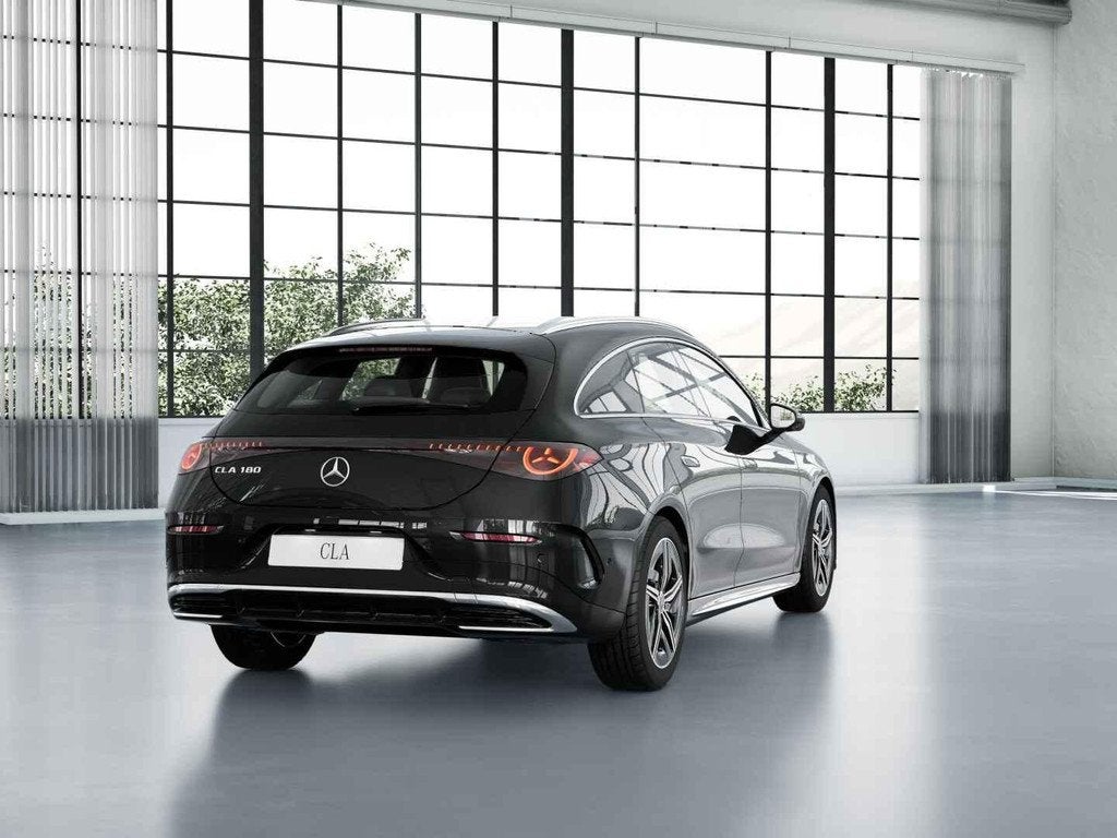 Mercedes-Benz CLA Shooting Brake 180 Business Solution AMG, Auto's, Mercedes-Benz, CLA, 136 pk, 4 cilinders, Zwart