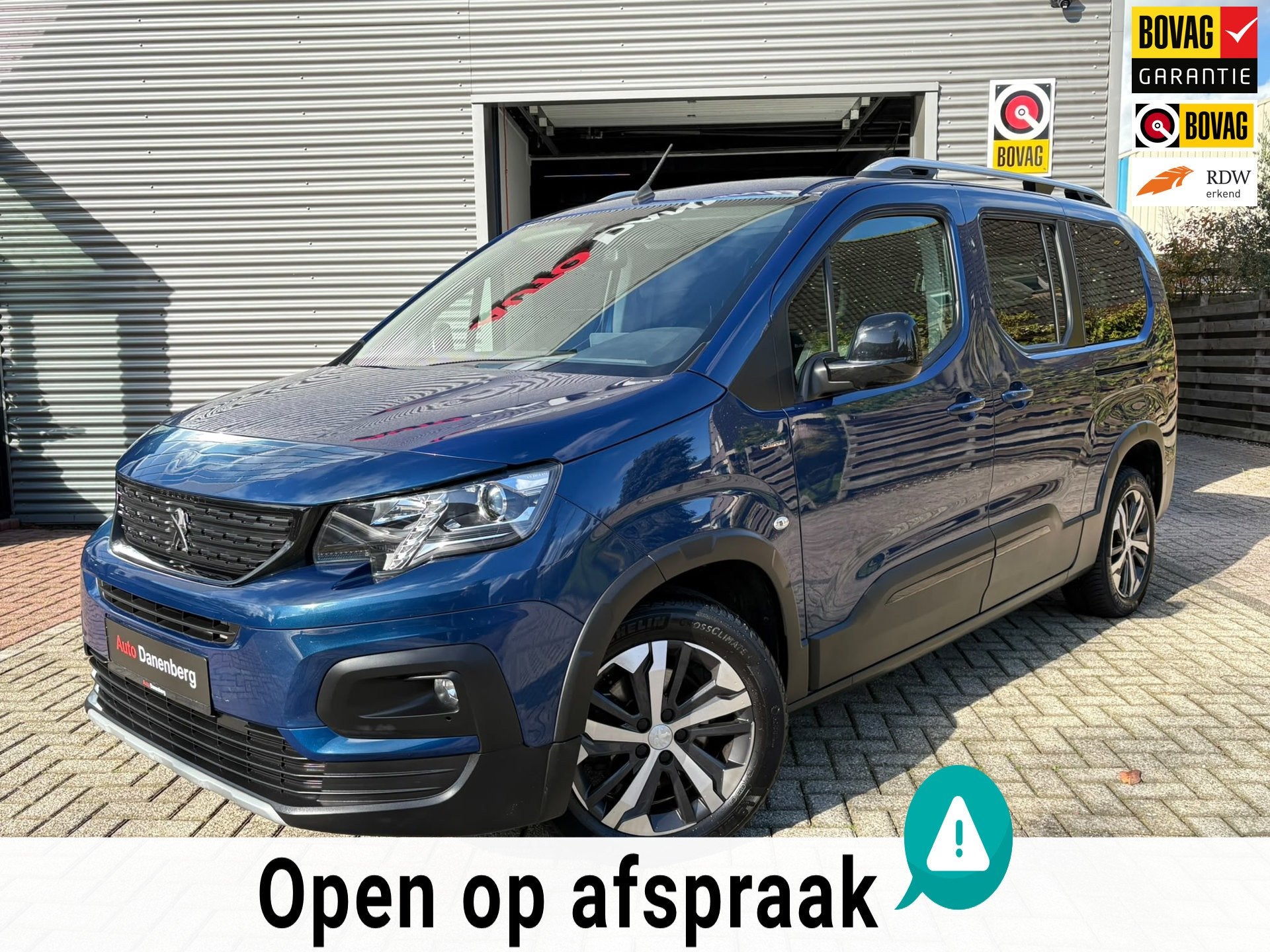 Peugeot Rifter Long 1.2 Puretech Long GT-Line 7p AUTOMAAT, Auto's, Dealer onderhouden, Stof, 1250 kg, Zwart