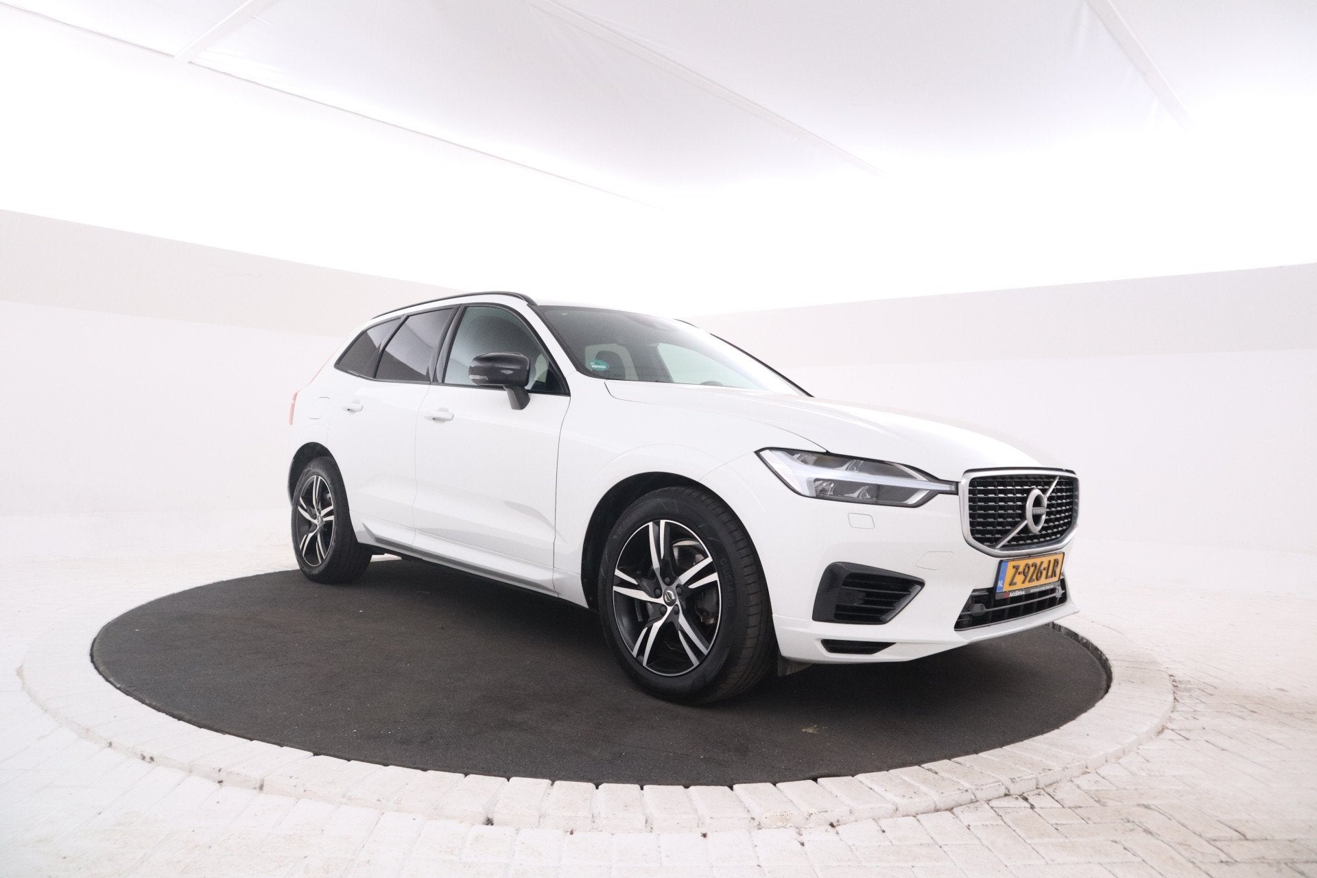 Volvo XC60 2.0 T8 Twin Engine AWD R-Design Luchtvering, Stoe, Automaat, Gebruikt, Euro 6, 4 cilinders