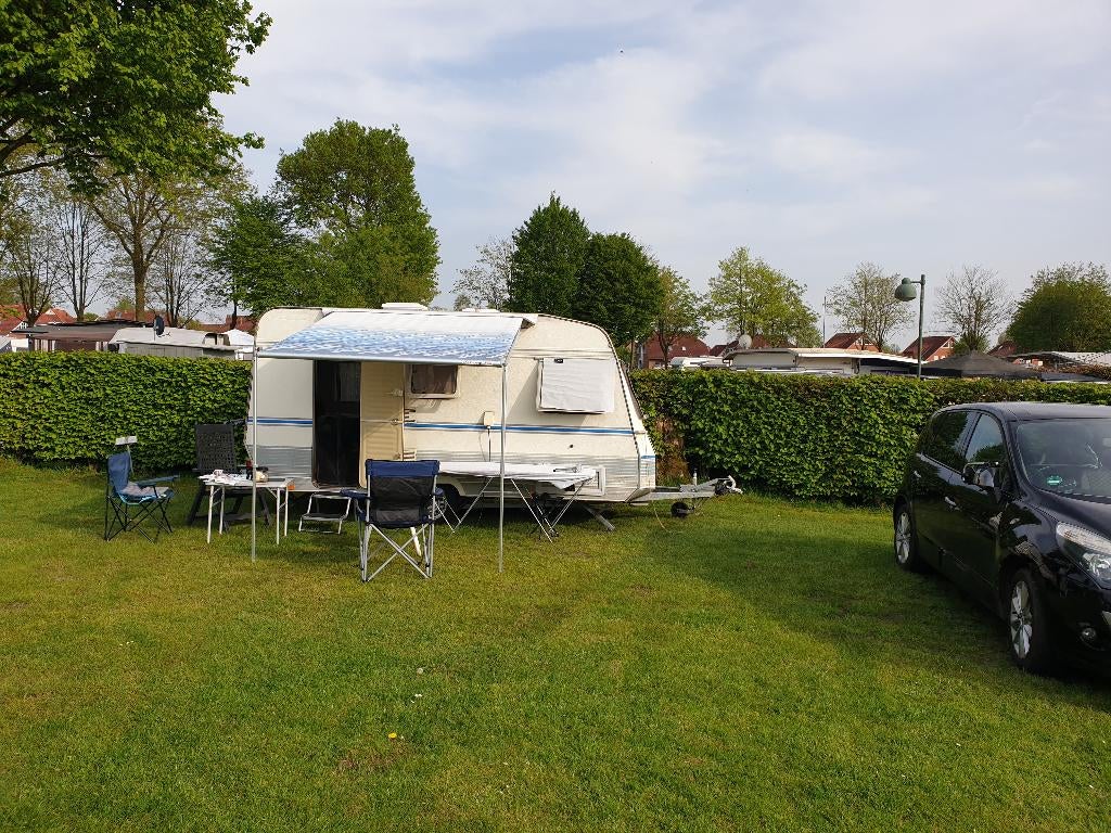 caravan T.E.C. met nieuwe banden en opblaasbare voortent, T.E.C., Rondzit, Particulier, Luifel