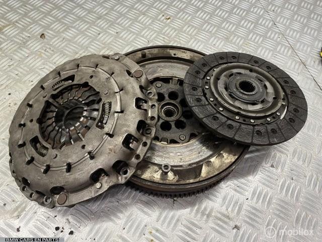 2 massa vliegwiel BMW 3-serie E90 LCI '08-'12 318d 118d, Gebruikt, Partnerportal@bmw.de, Bmw, Ophalen of Verzenden