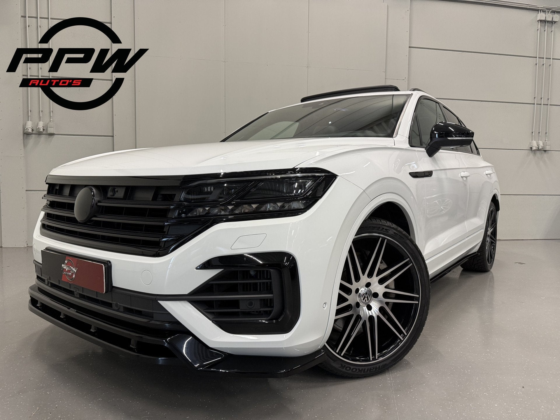 Volkswagen Touareg R 3.0 TSi 4MOTION eHybrid 462PK PANO/PUGL, Automaat, Adaptive Cruise Control, Gebruikt, Zwart