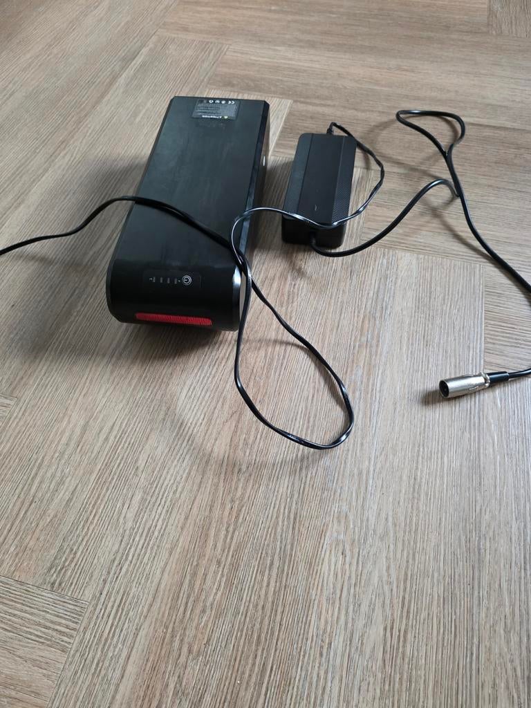 Accu en accu lader voor doppio fiets of knaap fiets  premium, Ophalen