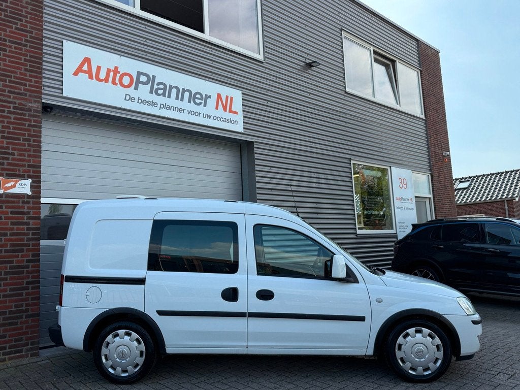 Opel Combo 1.4-16V Comfort! Airco! Btw Vrij! Trekhaak!, Auto's, Voorwielaandrijving, Gebruikt, 4 cilinders, Wit