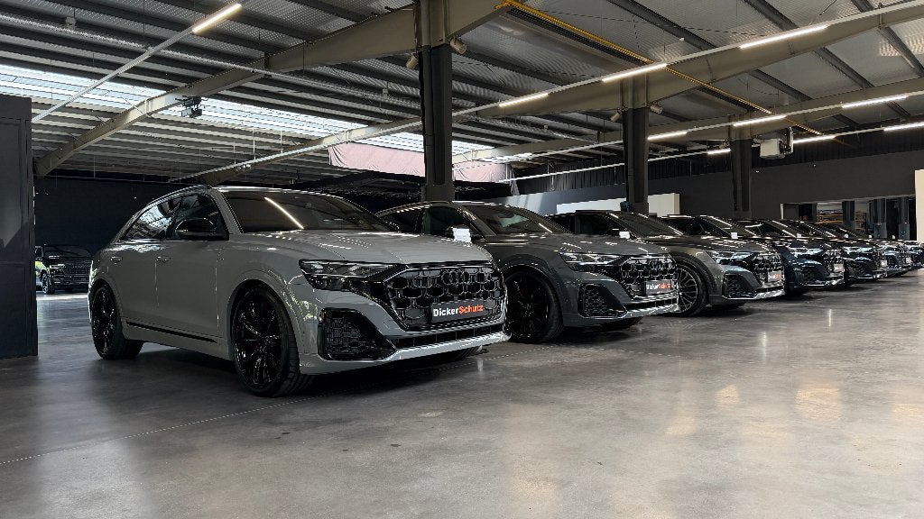 Grote voorraad Audi Q8 60 TFSIe Competition modellen!, Auto's, Audi, Automaat, Parkeerassistent, Euro 6, Q8
