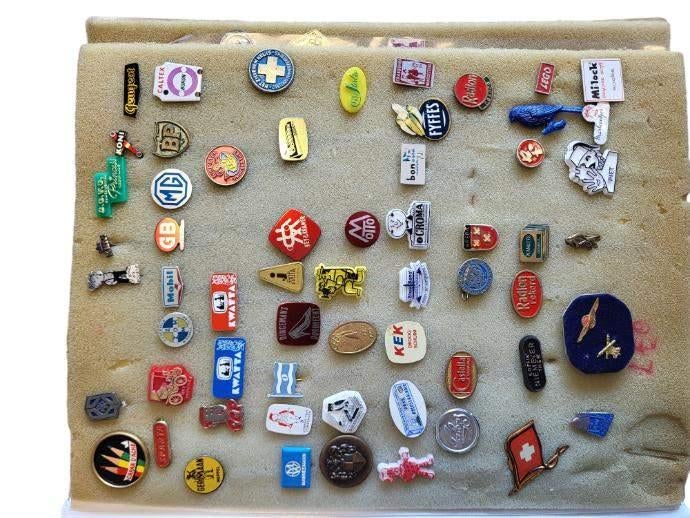 Speldjes verzameling 170 stuks, Verzamelen, Pepsi cola, lego, Peugeot, Sisi, Ikiazia ziekenhuis, Bruynzeel, Lassie, voetbal, Hero, Jamin, Daf, BMW