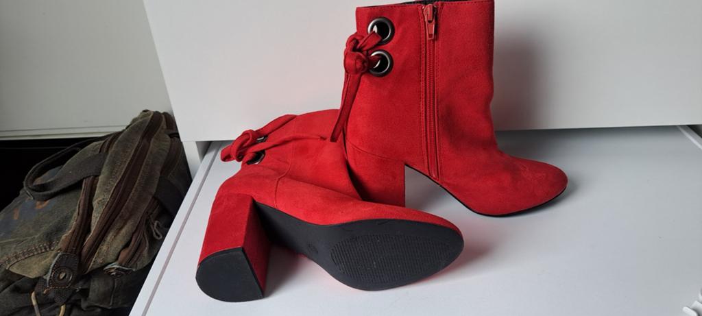 Merkloos weinig gedragen., Kleding | Dames, Schoenen, Ophalen of Verzenden, Zo goed als nieuw, Bruin, Hoge laarzen