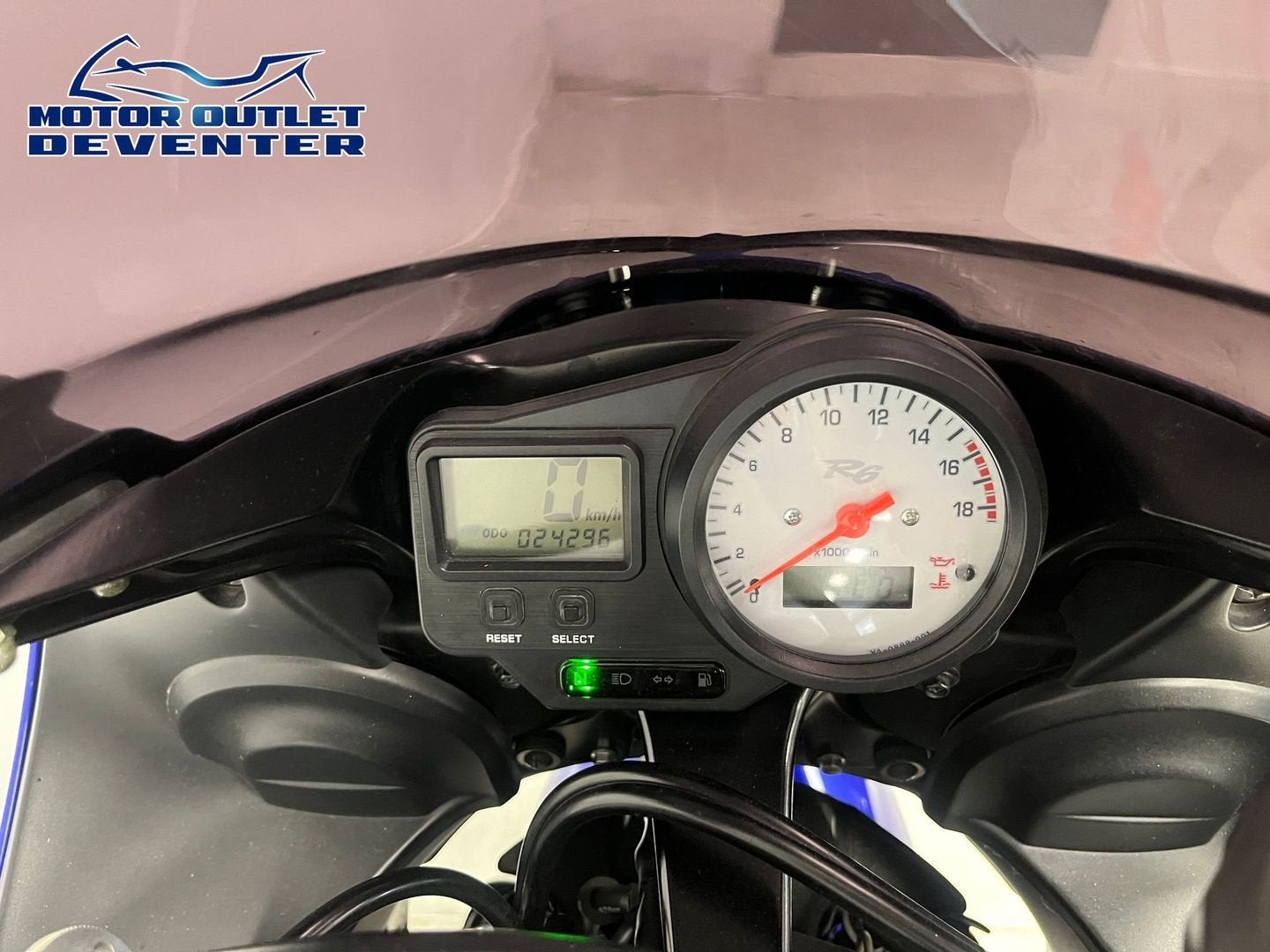 Hele mooie YAMAHA YZF R6 YZF-R6 (bj 2001), 4 cilinders, Motorrijbewijs A, Bedrijf, Onbekend